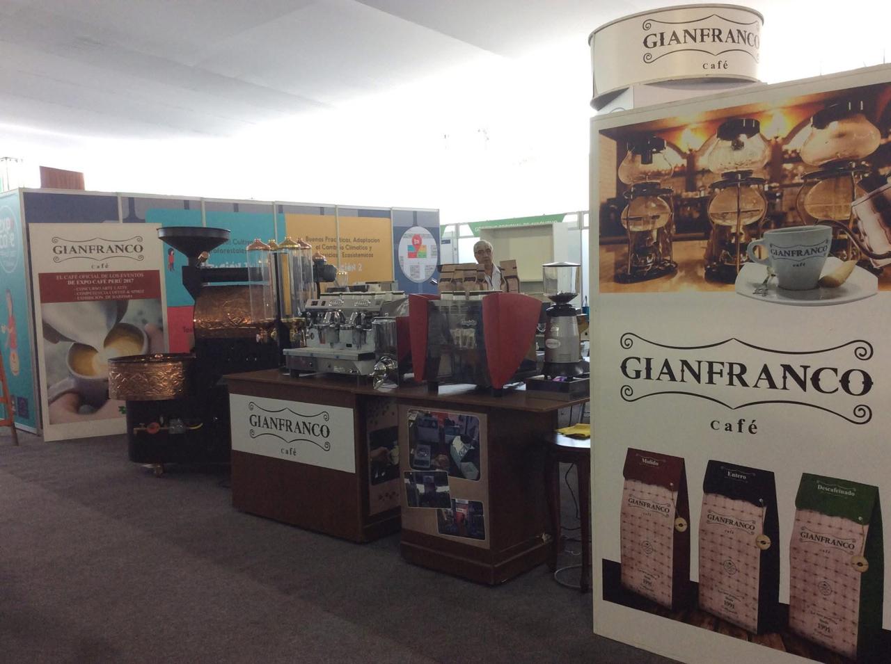 Presentación de soluciones cafetaleras en feria